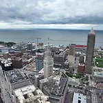 Luxe Downtown Suite Stadiums, Casino, R&R Hall!