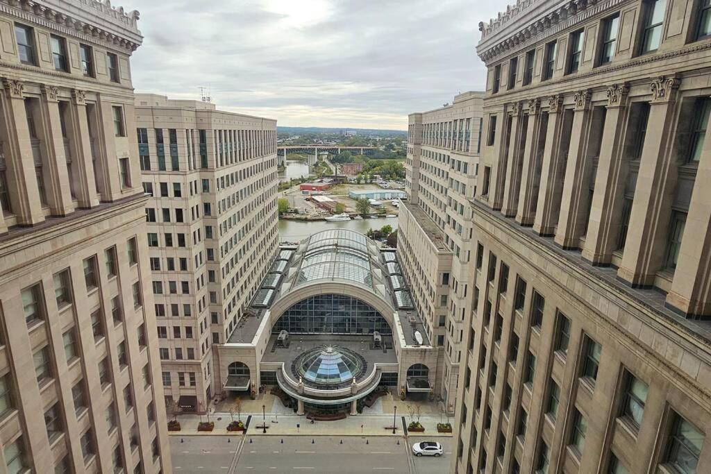 Luxe Downtown Stadiums, Casino, R&r Hall!